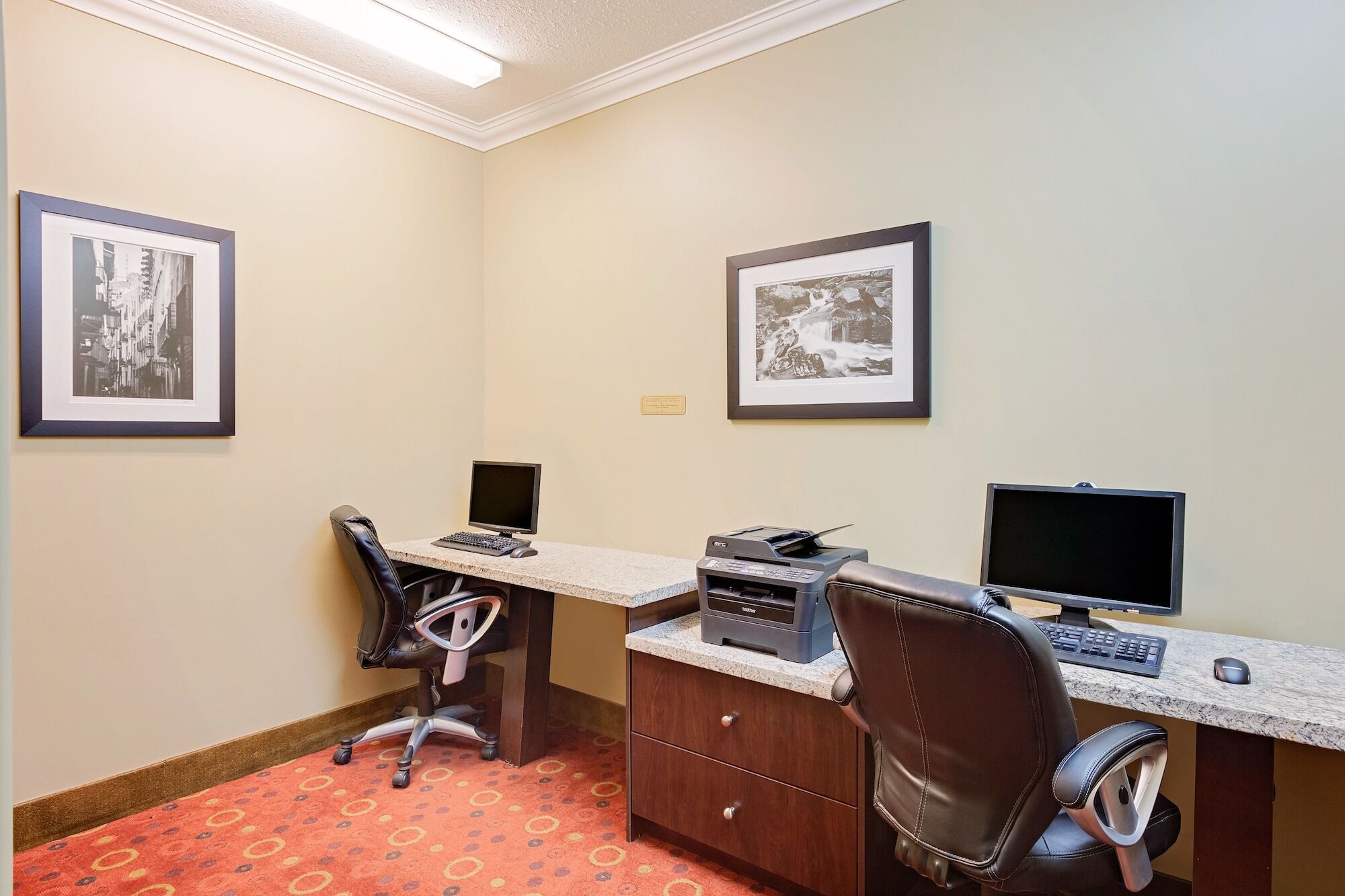 Ramada By Wyndham Cold Lake Esterno foto